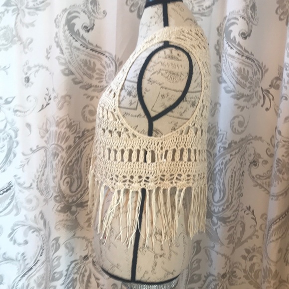 Crochet Tassle Vest - Picture 2 of 7